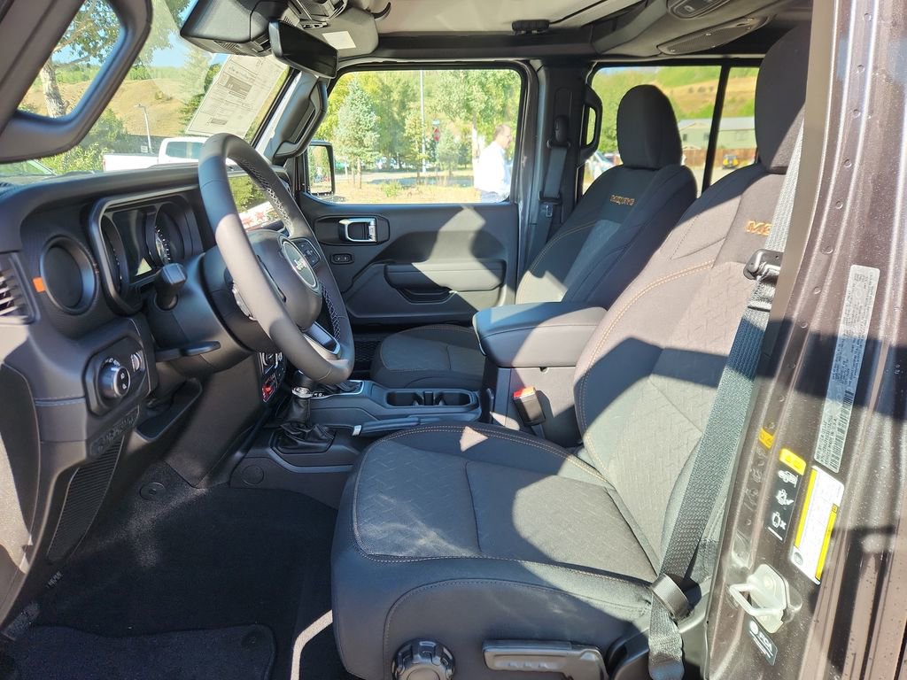 New 2025 Jeep Gladiator Mojave w/ Convenience Group image 9