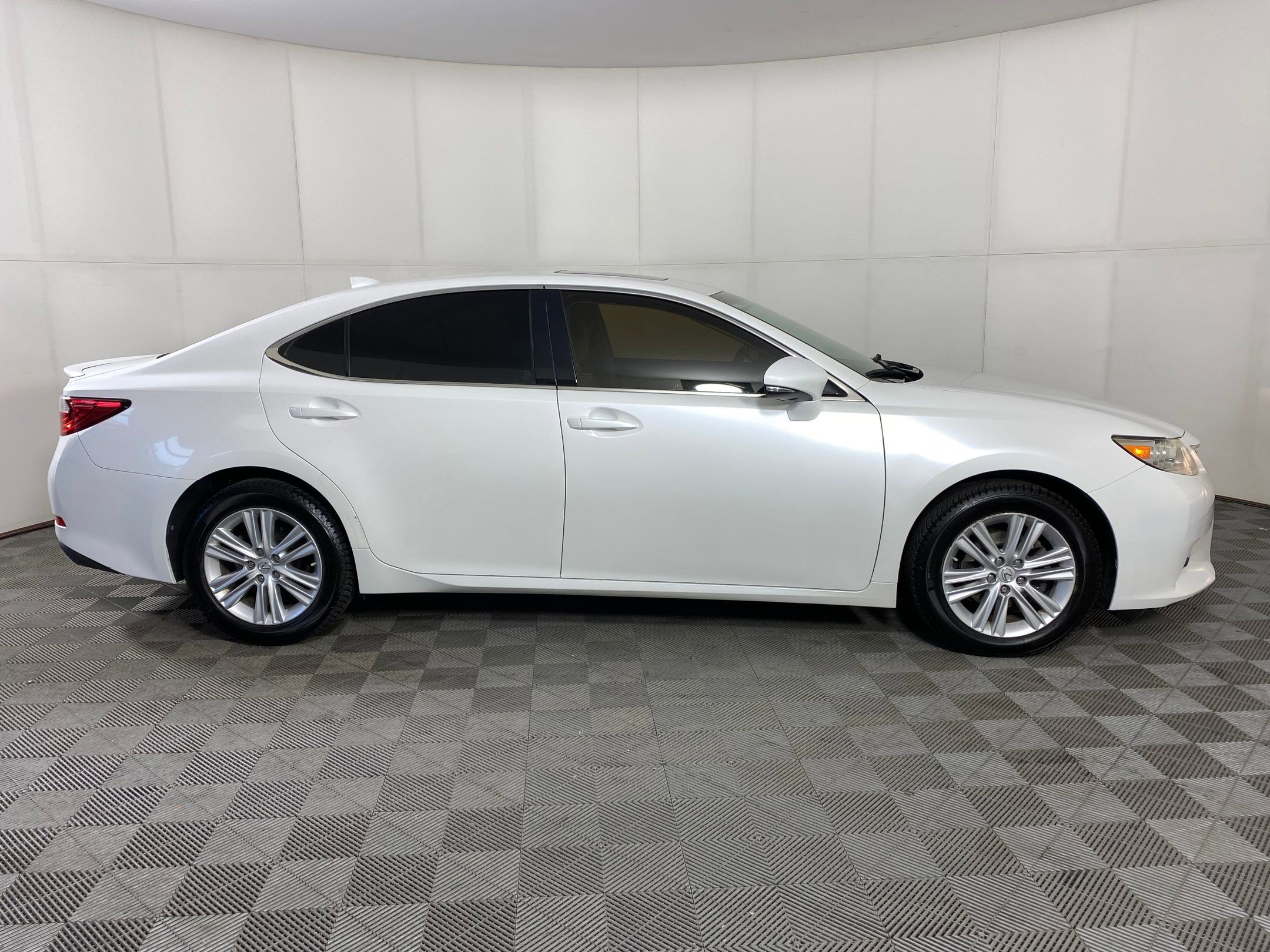 Used 2015 Lexus ES 350 image 8