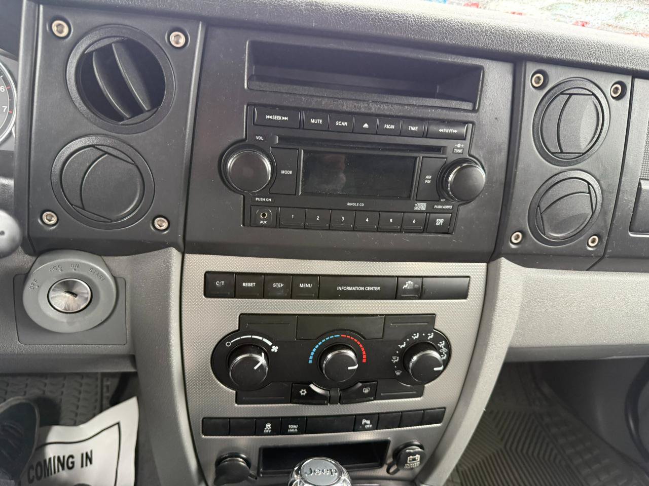 Used 2007 Jeep Commander Sport w/ Trailer Tow Group IV AWD/4WD image 14