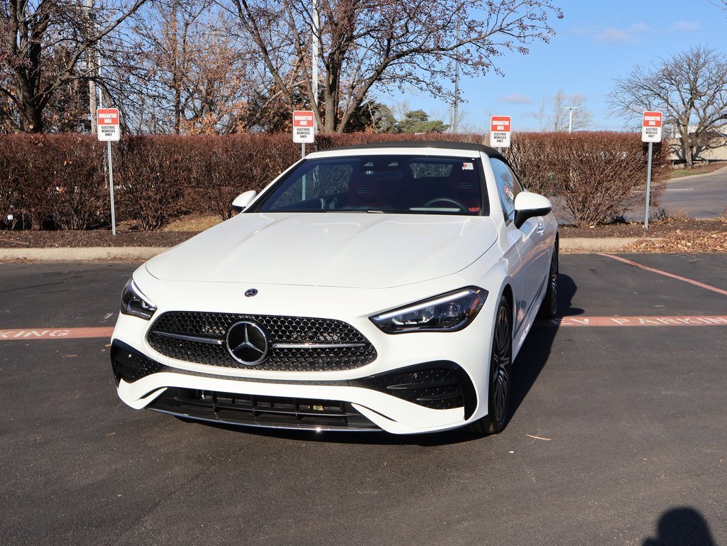 Used 2025 Mercedes-Benz CLE 450 4MATIC Cabriolet image 2