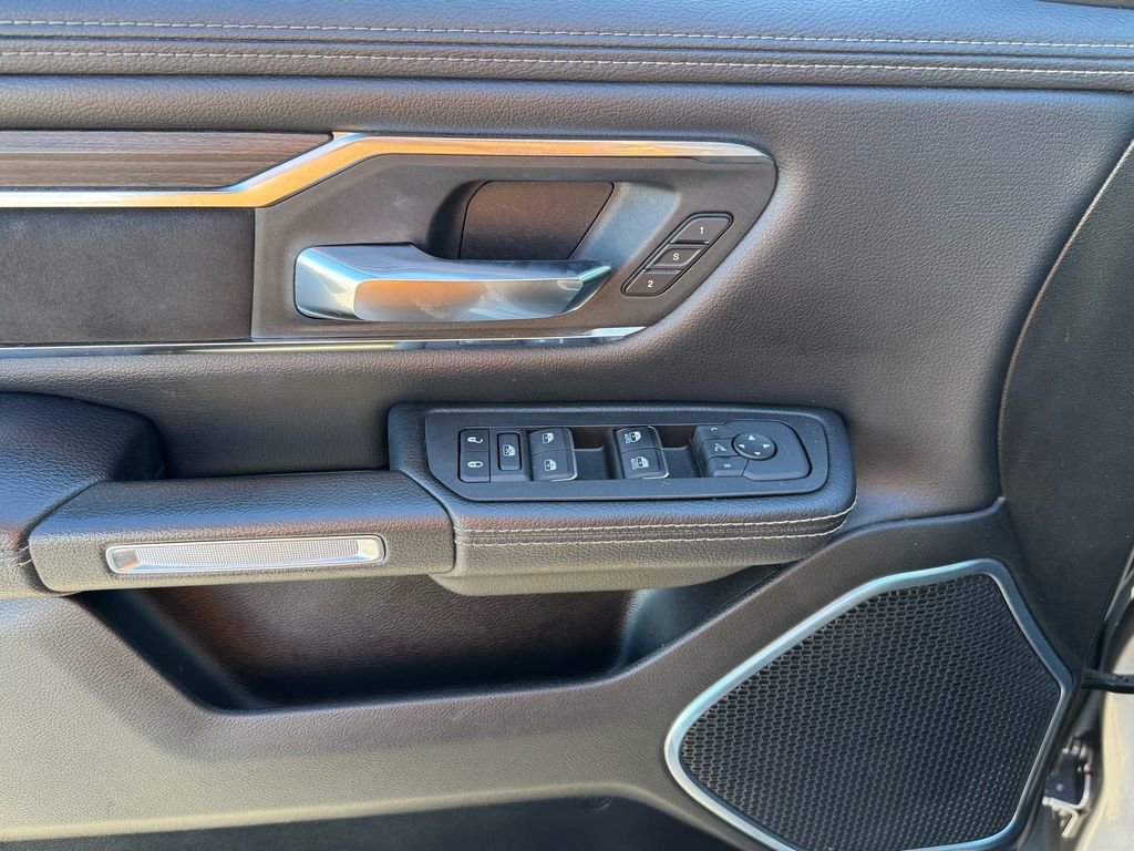 Used 2025 RAM 1500 Laramie AWD/4WD image 13