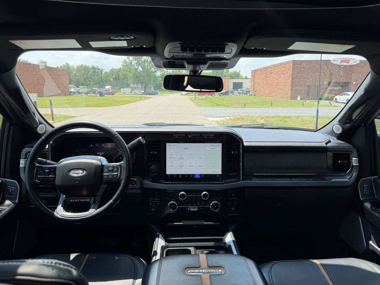 Used 2023 Ford F350 Platinum w/ FX4 Off-Road Package AWD/4WD image 38