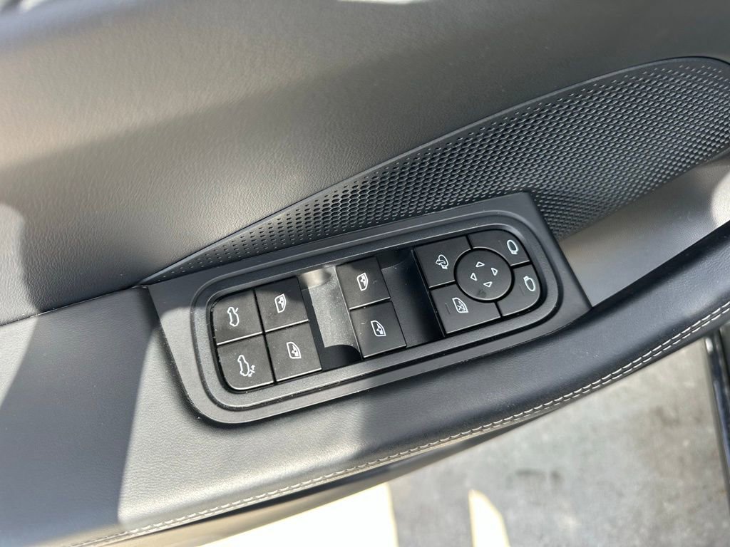 Certified 2024 Porsche Macan Turbo Electric image 21