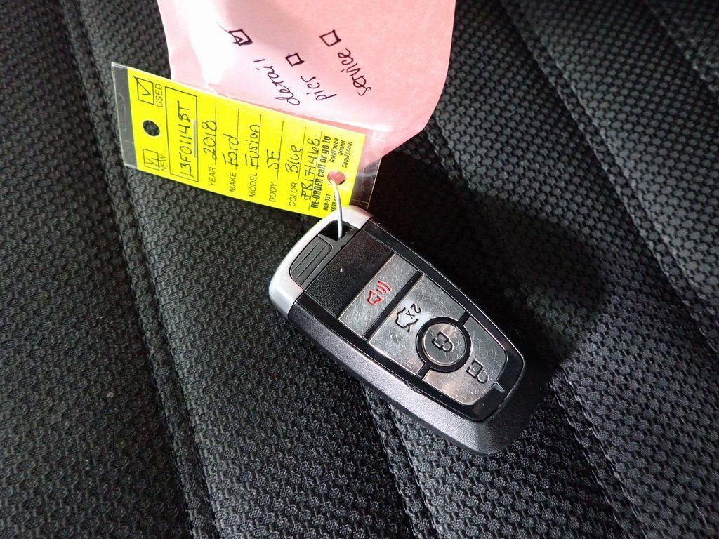 Used 2018 Ford Fusion SE image 33