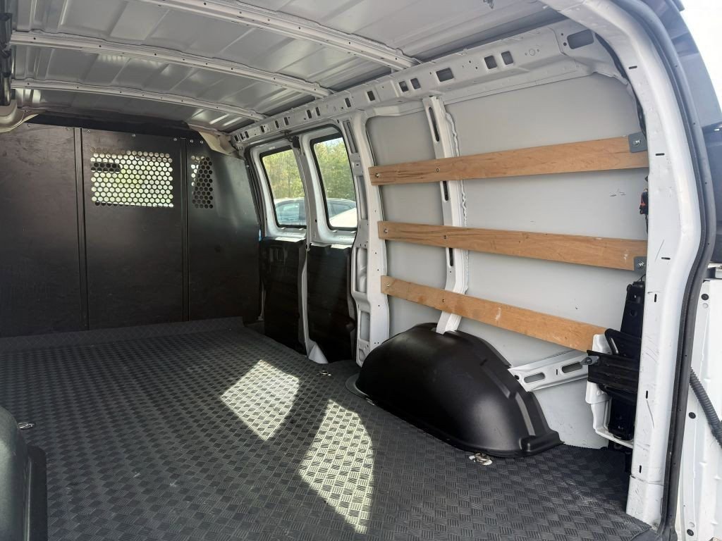 Used 2024 Chevrolet Express 2500 w/ Driver Convenience Package image 11
