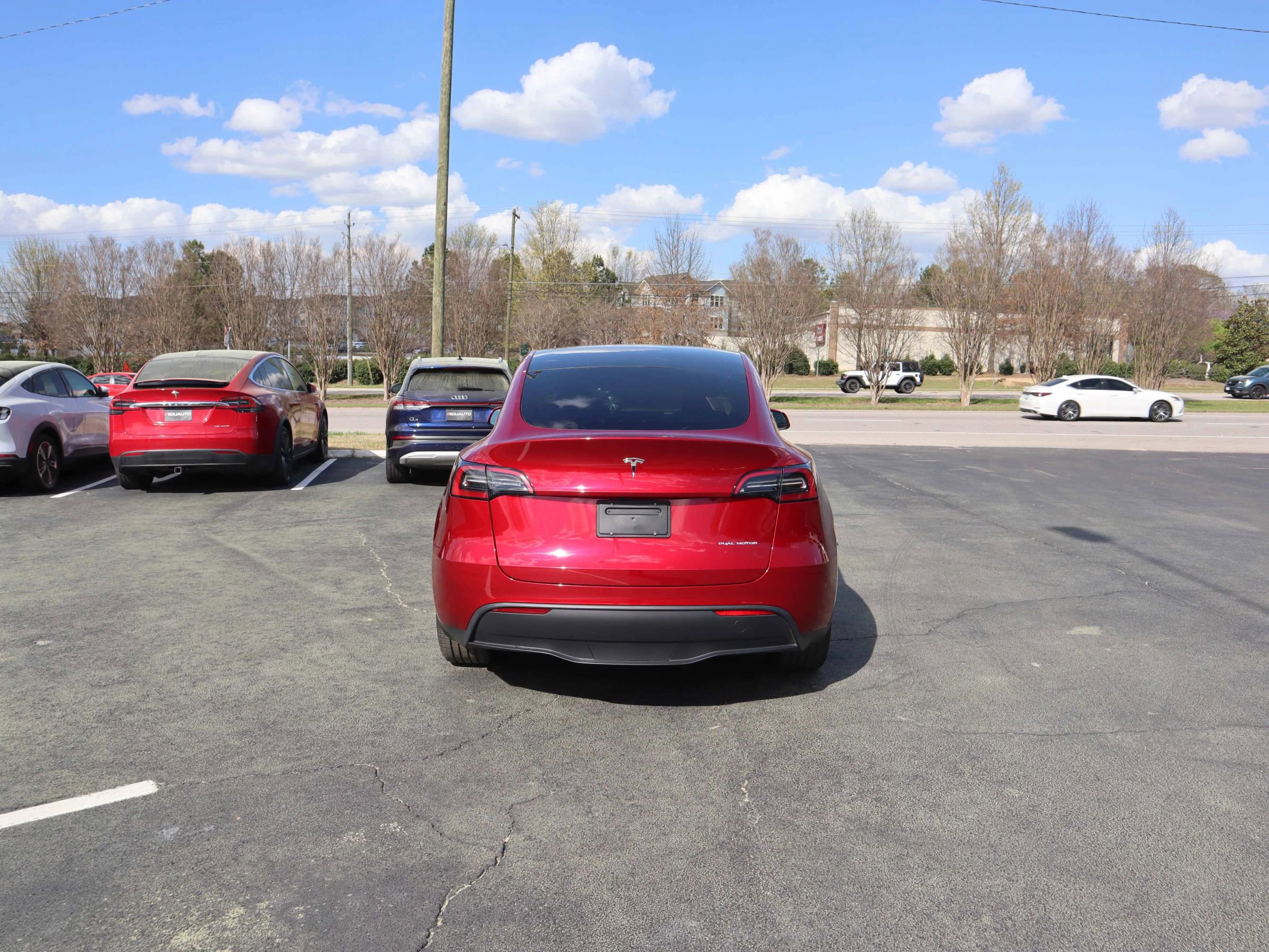 Used 2024 Tesla Model Y Long Range image 9
