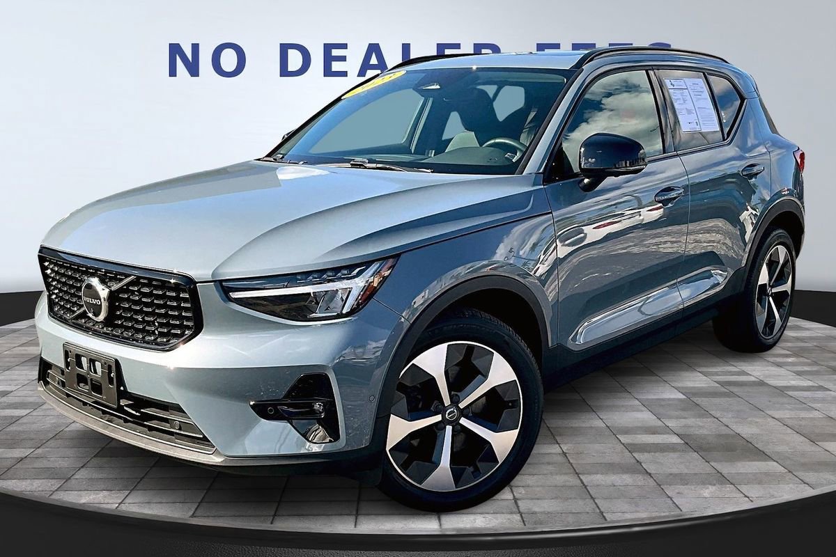 Used 2023 Volvo XC40 B5 Plus w/ Driver Assist Package