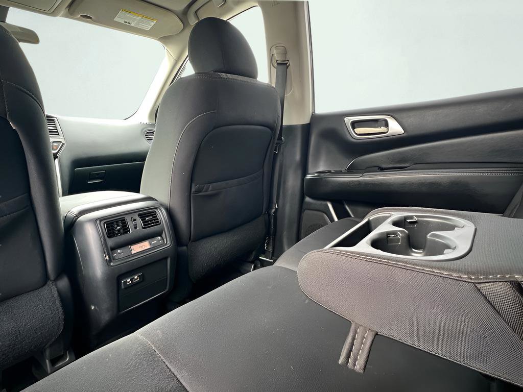 Used 2019 Nissan Pathfinder S image 19