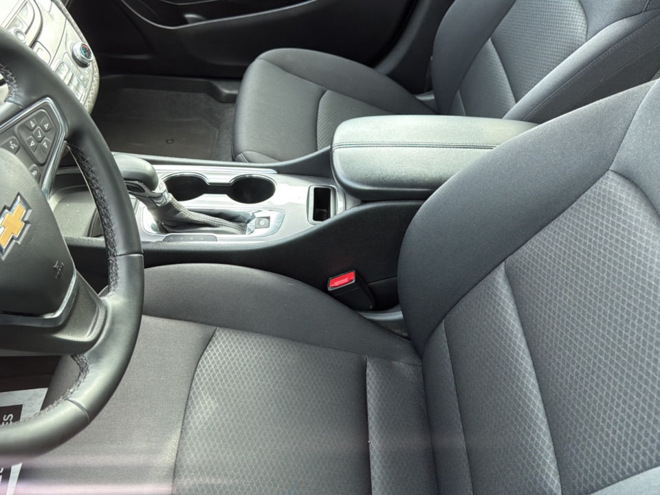 Used 2024 Chevrolet Malibu LT w/ Midnight Edition FWD image 2