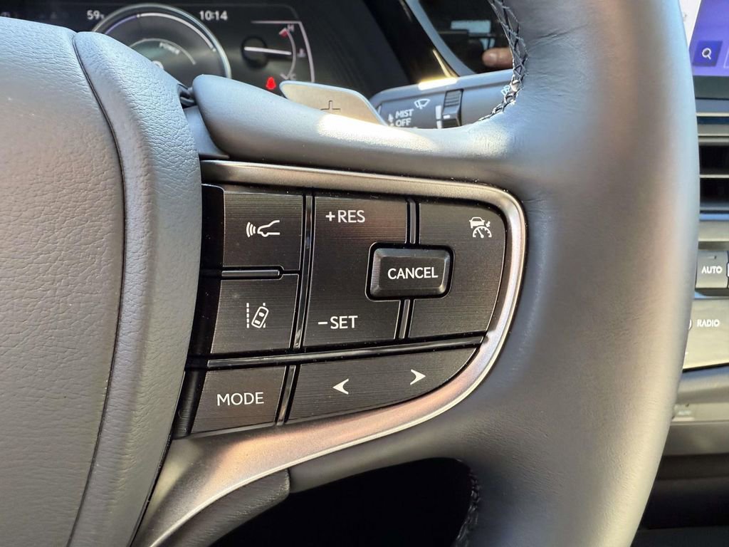 Used 2025 Lexus ES 300h w/ Premium Package image 21