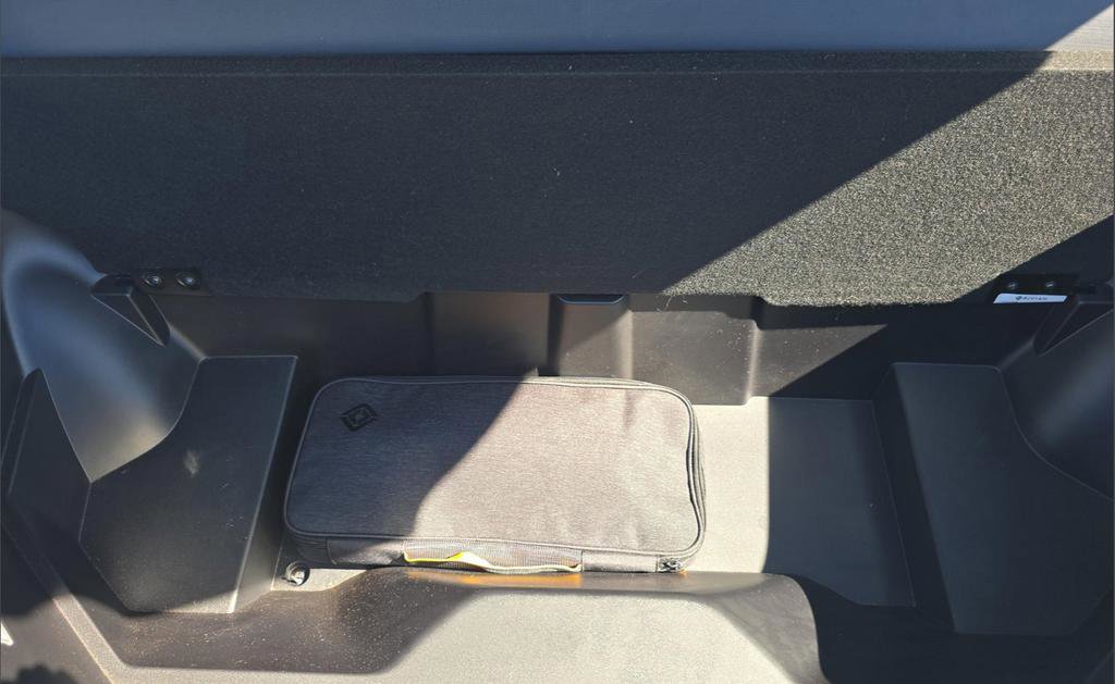 Used 2024 Rivian R1S Adventure image 16