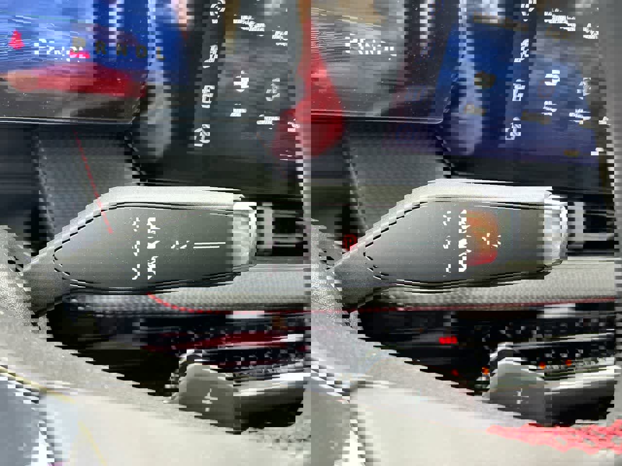 Used 2025 Chevrolet Equinox RS w/ Safety and Technology Package image 16