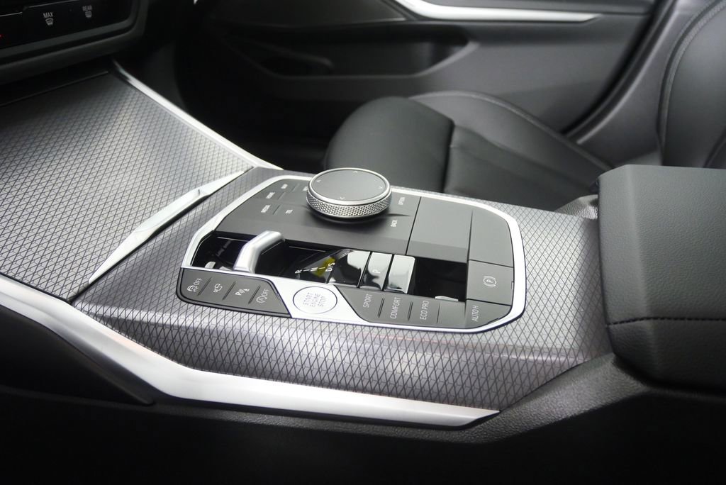 Used 2026 BMW 330i Sedan w/ Premium Package image 23