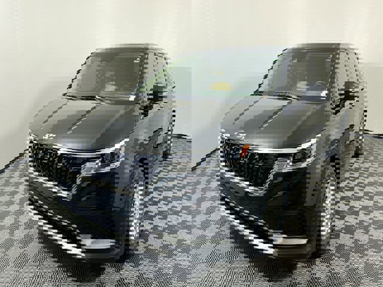 Used 2023 Kia Carnival LX image 7