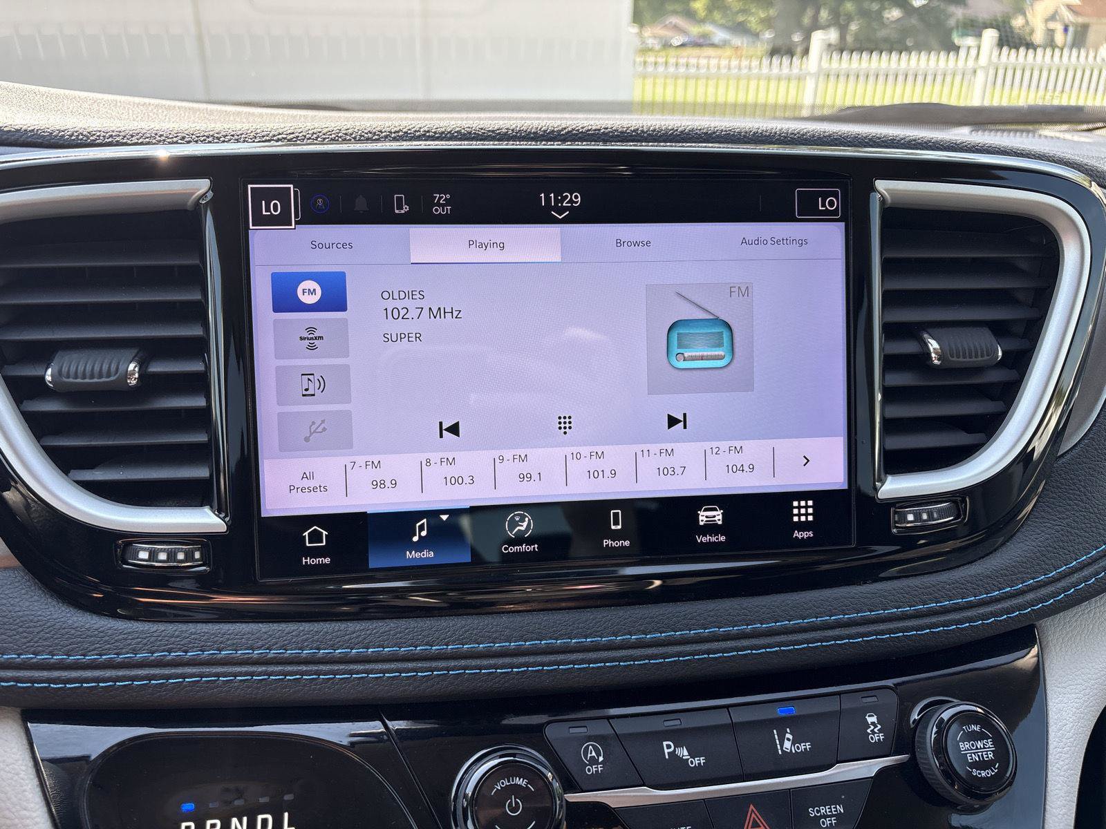 Used 2021 Chrysler Pacifica Touring FWD image 22