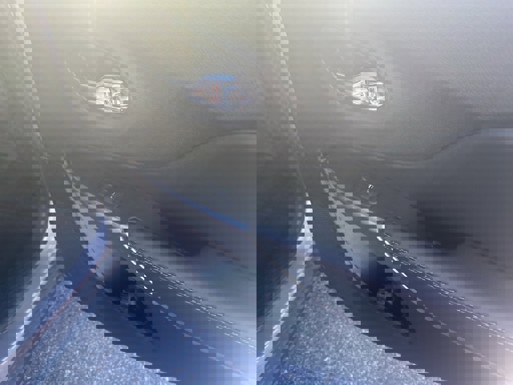 Used 2021 Jeep Cherokee Latitude Lux w/ Mopar Interior Package image 17