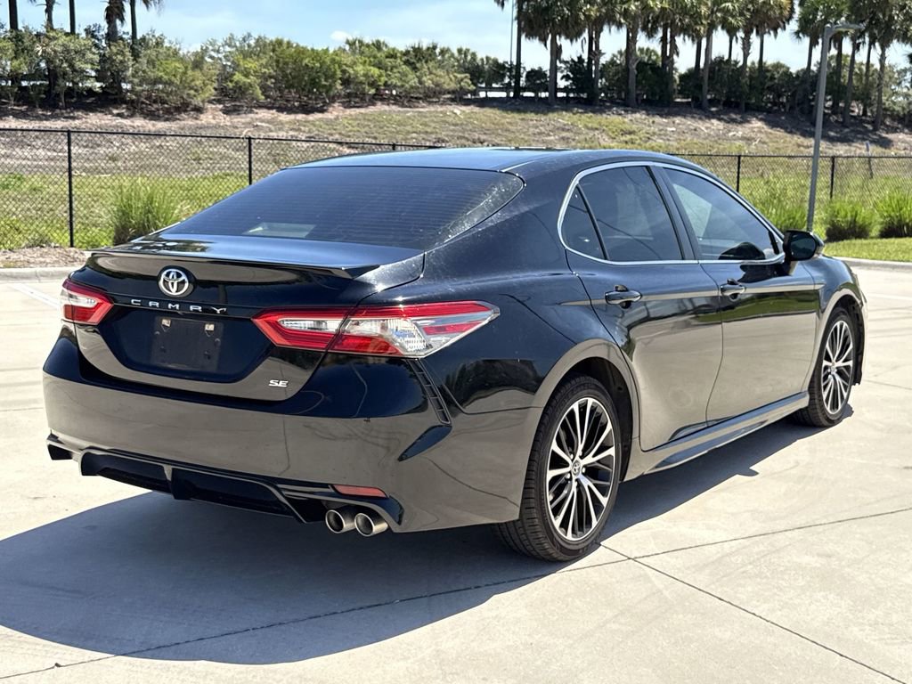 Used 2018 Toyota Camry SE w/ Convenience Package image 11