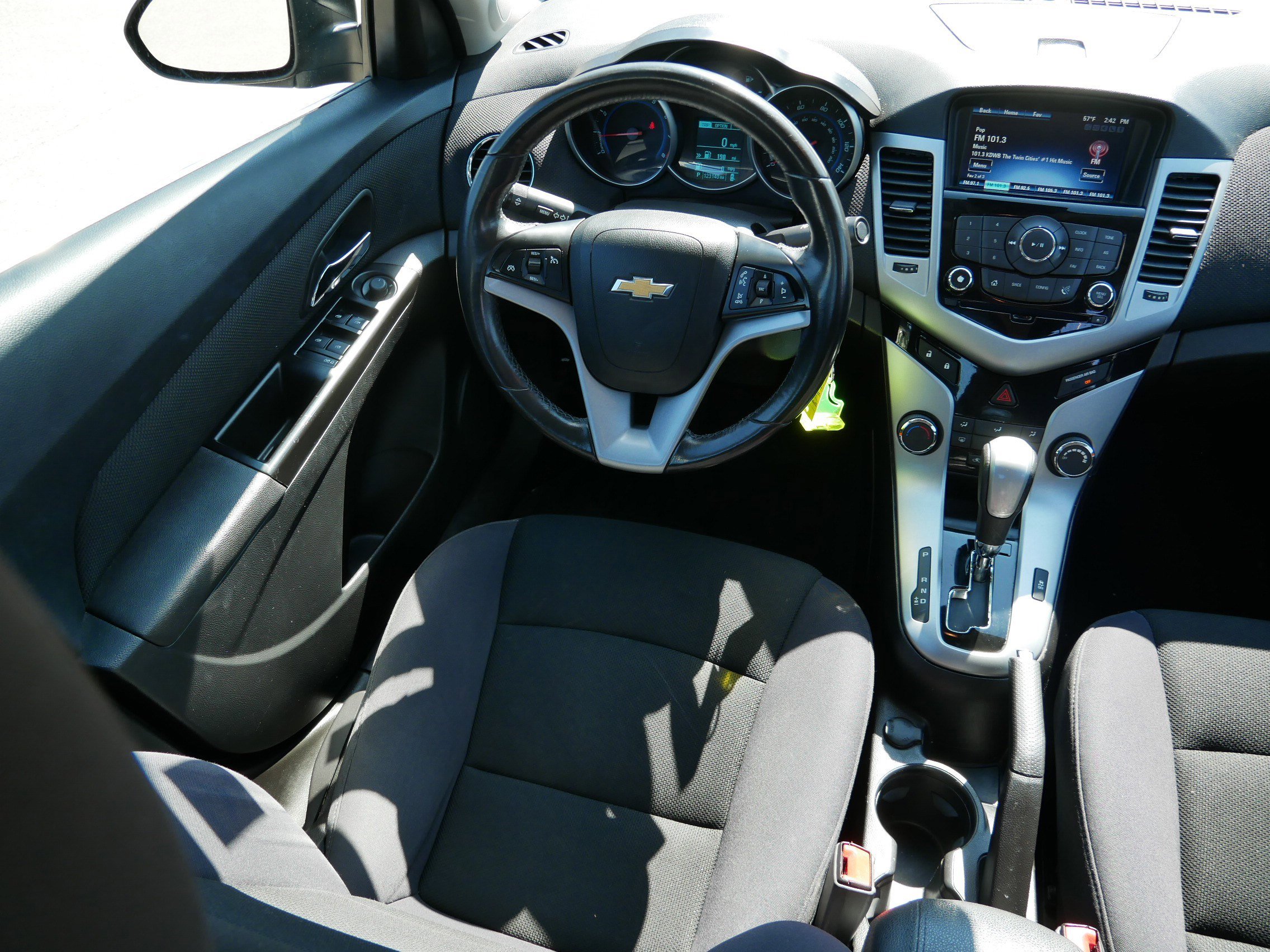 Used 2013 Chevrolet Cruze LT w/ Technology Package FWD image 9