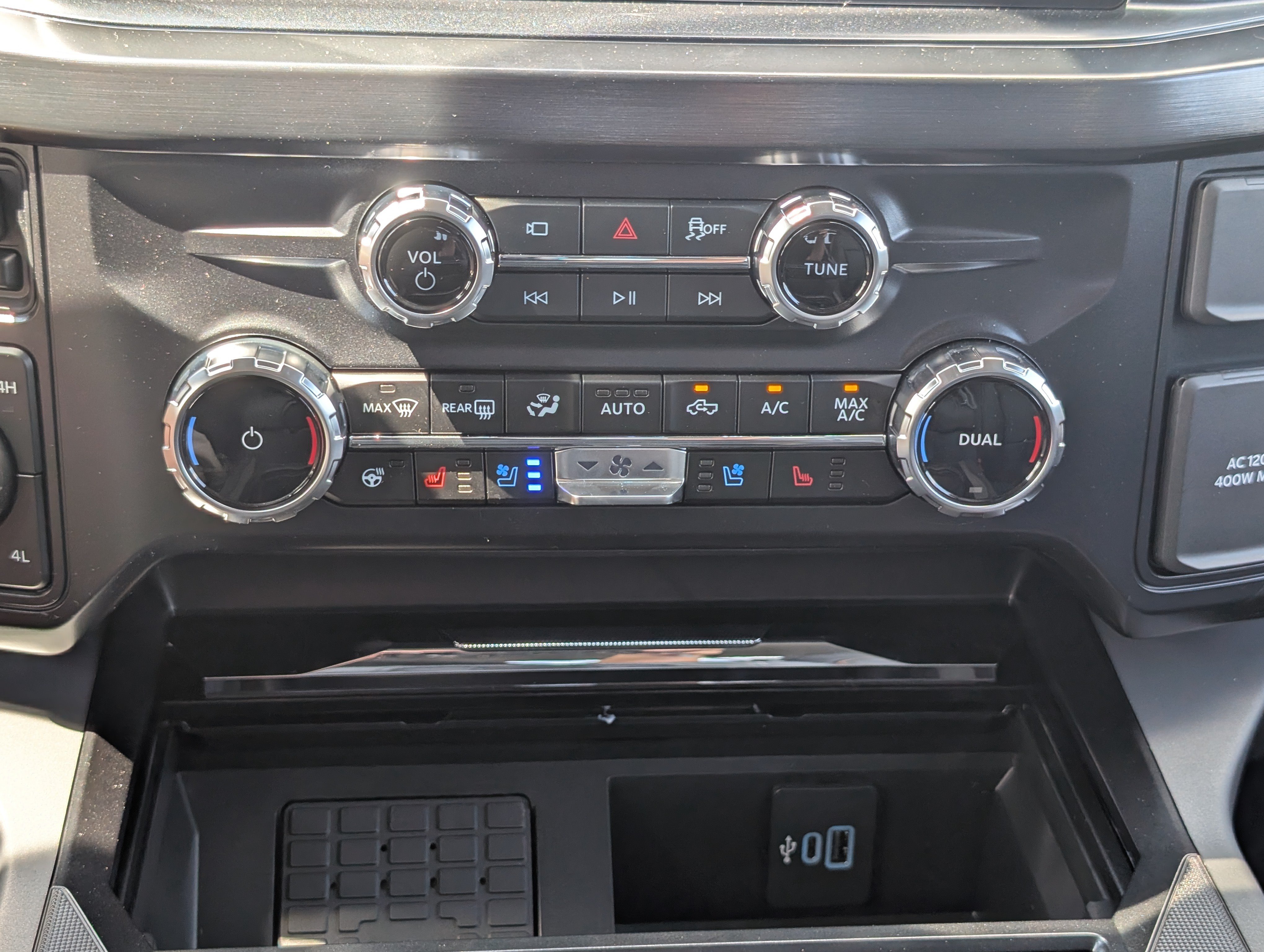 New 2026 Ford F250 Lariat w/ Black Appearance Package AWD/4WD image 21