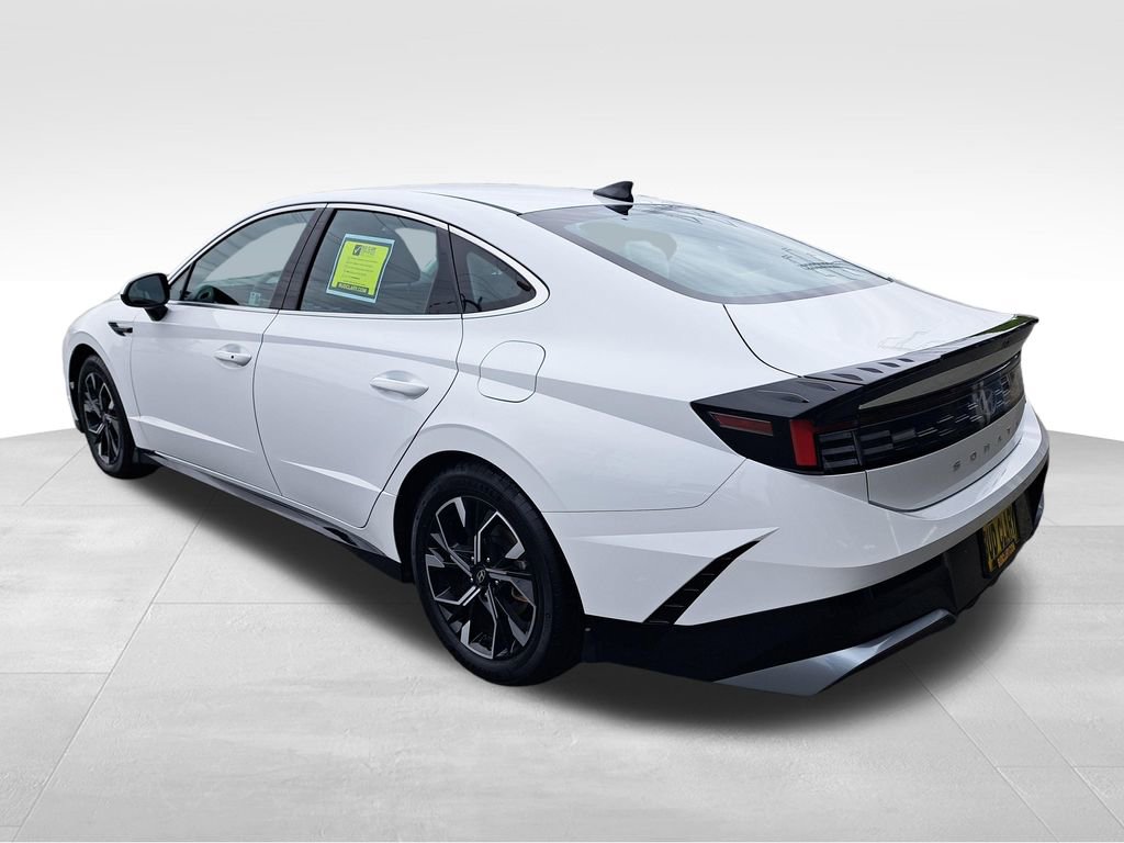Used 2024 Hyundai Sonata SEL AWD/4WD image 3
