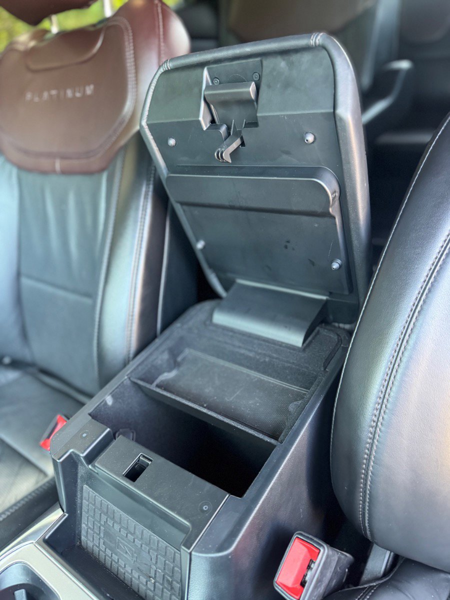 Used 2020 Ford Explorer Platinum w/ Premium Technology Package image 10