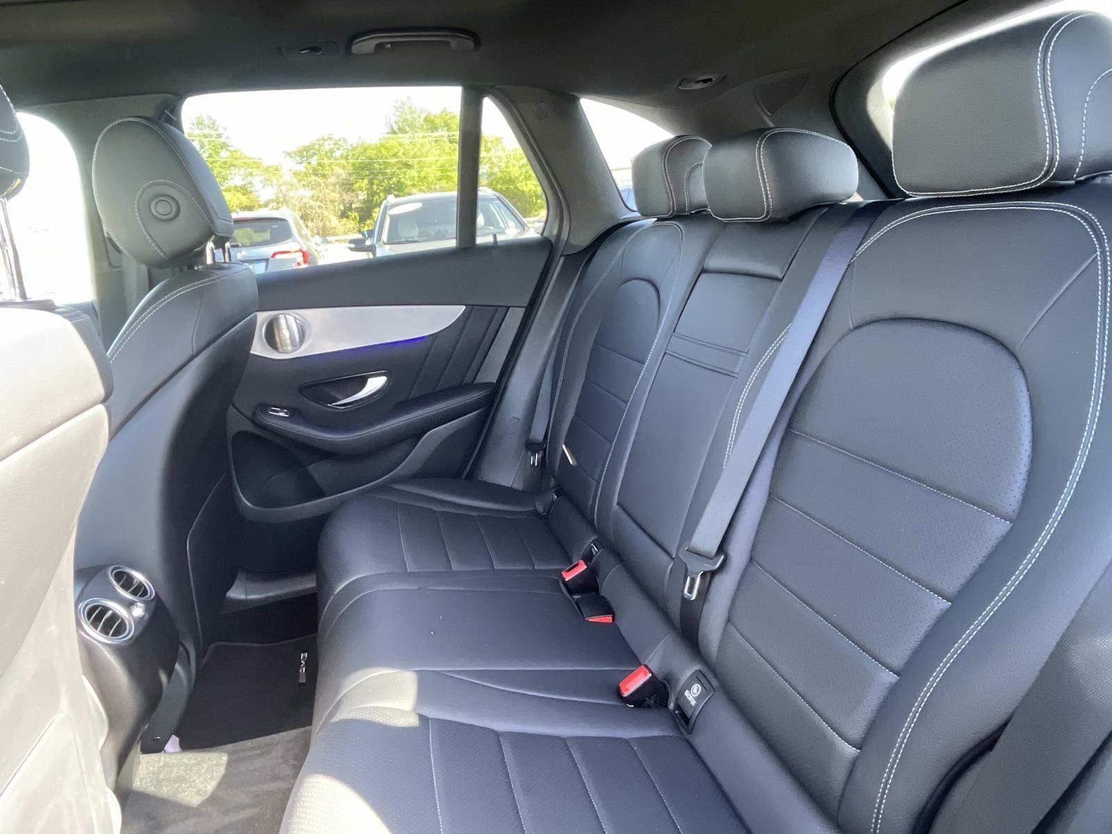Used 2021 Mercedes-Benz GLC 300 4MATIC w/ AMG Line image 12