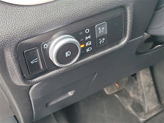 Used 2022 Ford Explorer XLT w/ Equipment Group 202A image 12