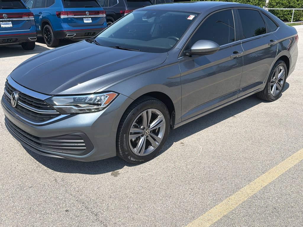 Certified 2023 Volkswagen Jetta SE FWD image 3