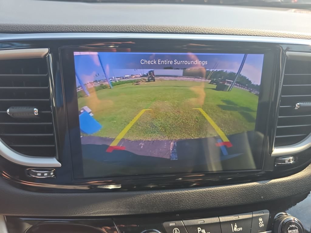 Used 2024 Chrysler Pacifica Touring-L FWD image 21