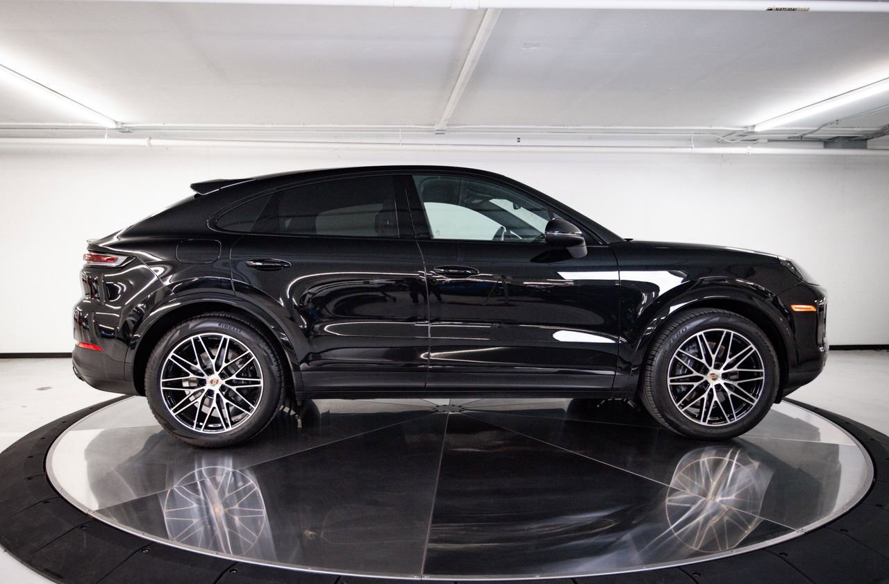 Certified 2024 Porsche Cayenne Coupe image 7