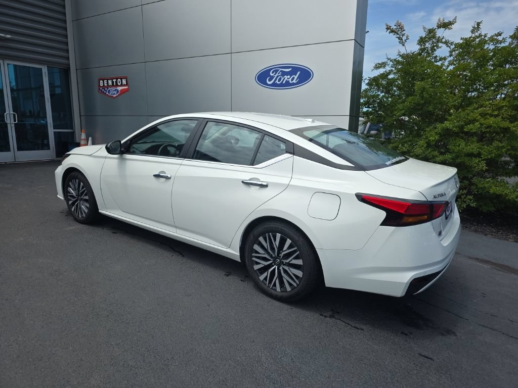 Used 2025 Nissan Altima 2.5 SV FWD image 8
