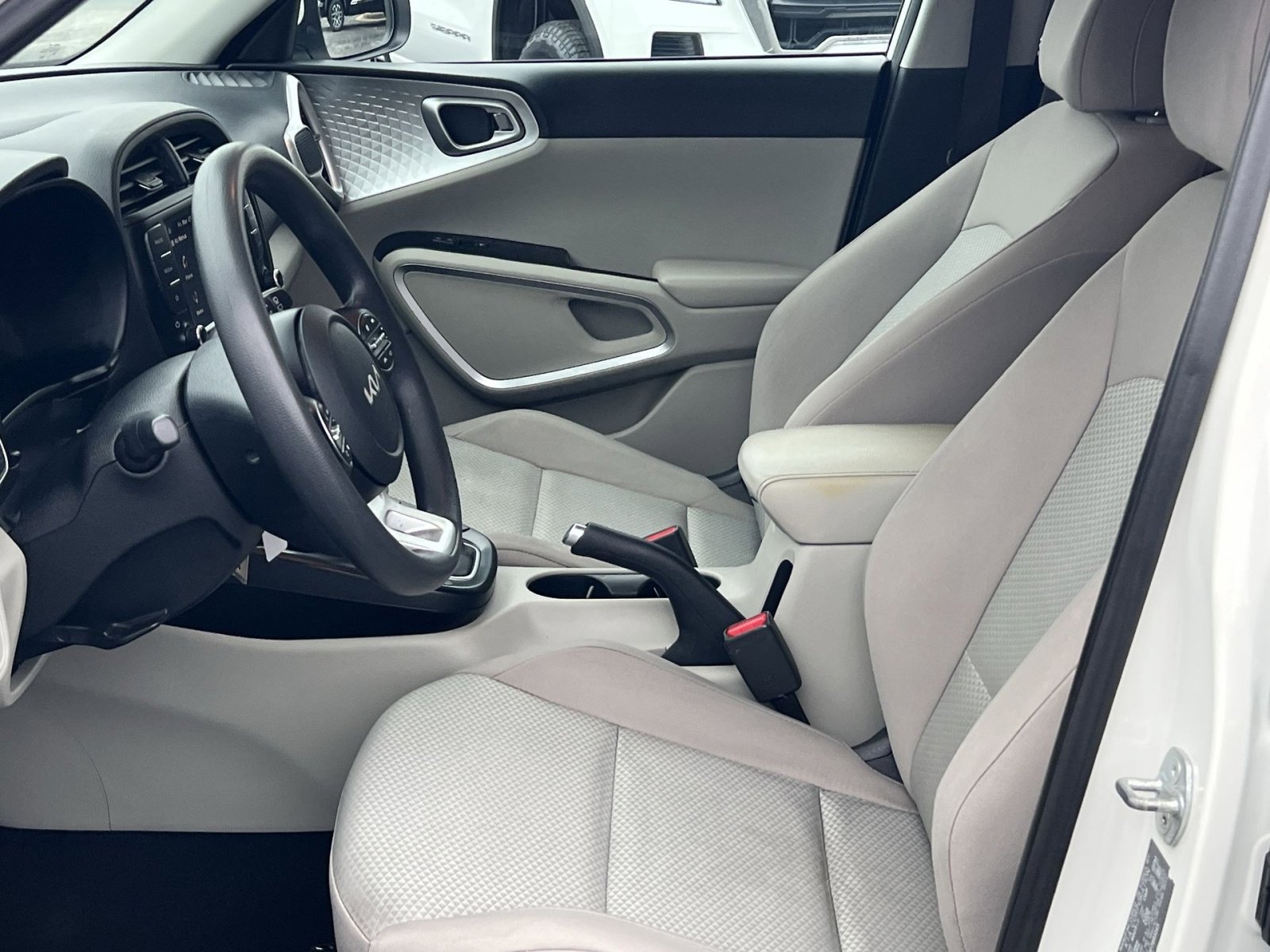 Used 2023 Kia Soul LX w/ Option Group 015 image 13