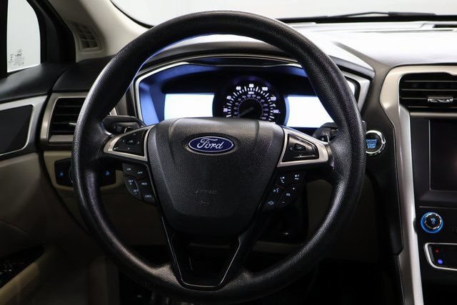 Used 2019 Ford Fusion SE FWD image 15