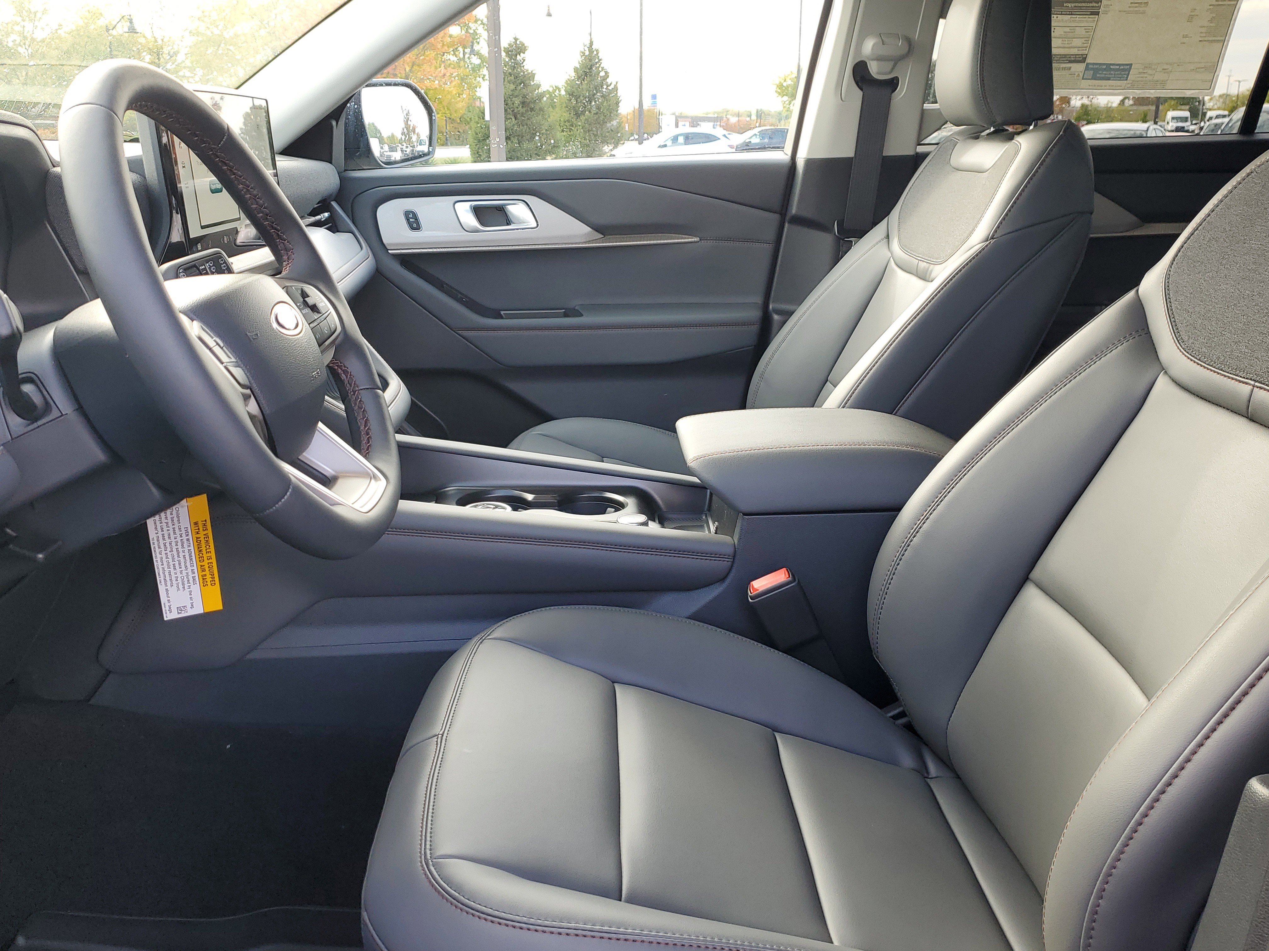 New 2025 Ford Explorer Active w/ Active Comfort Package image 18