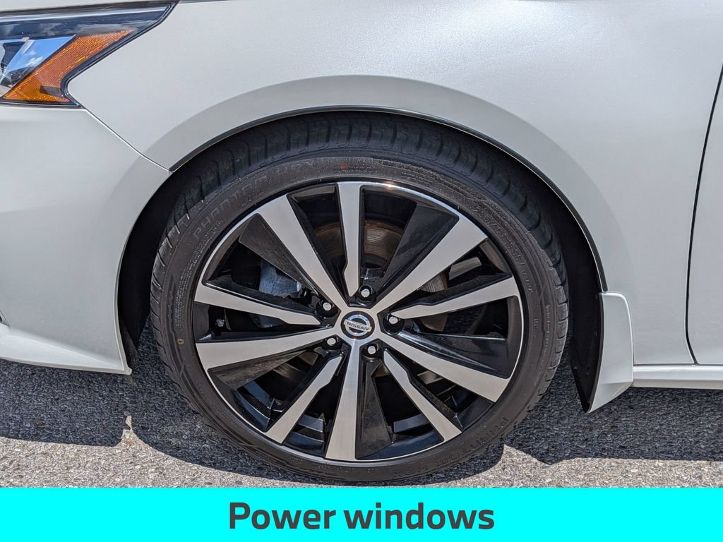Used 2019 Nissan Altima 2.5 SR FWD image 12