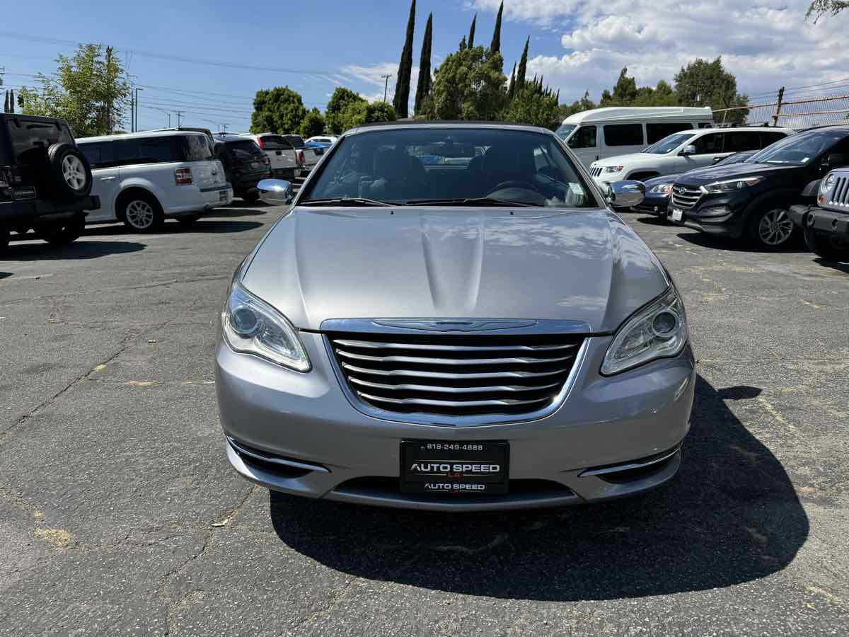Used 2013 Chrysler 200 Limited image 2