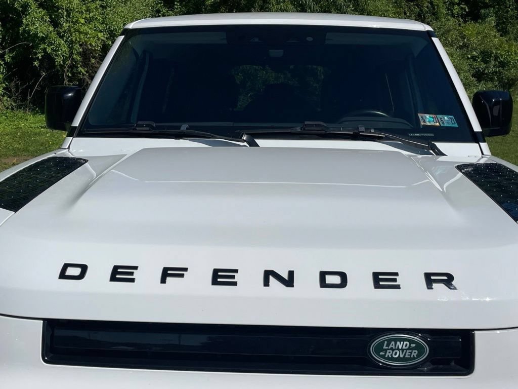 Used 2023 Land Rover Defender 110 S AWD/4WD image 9