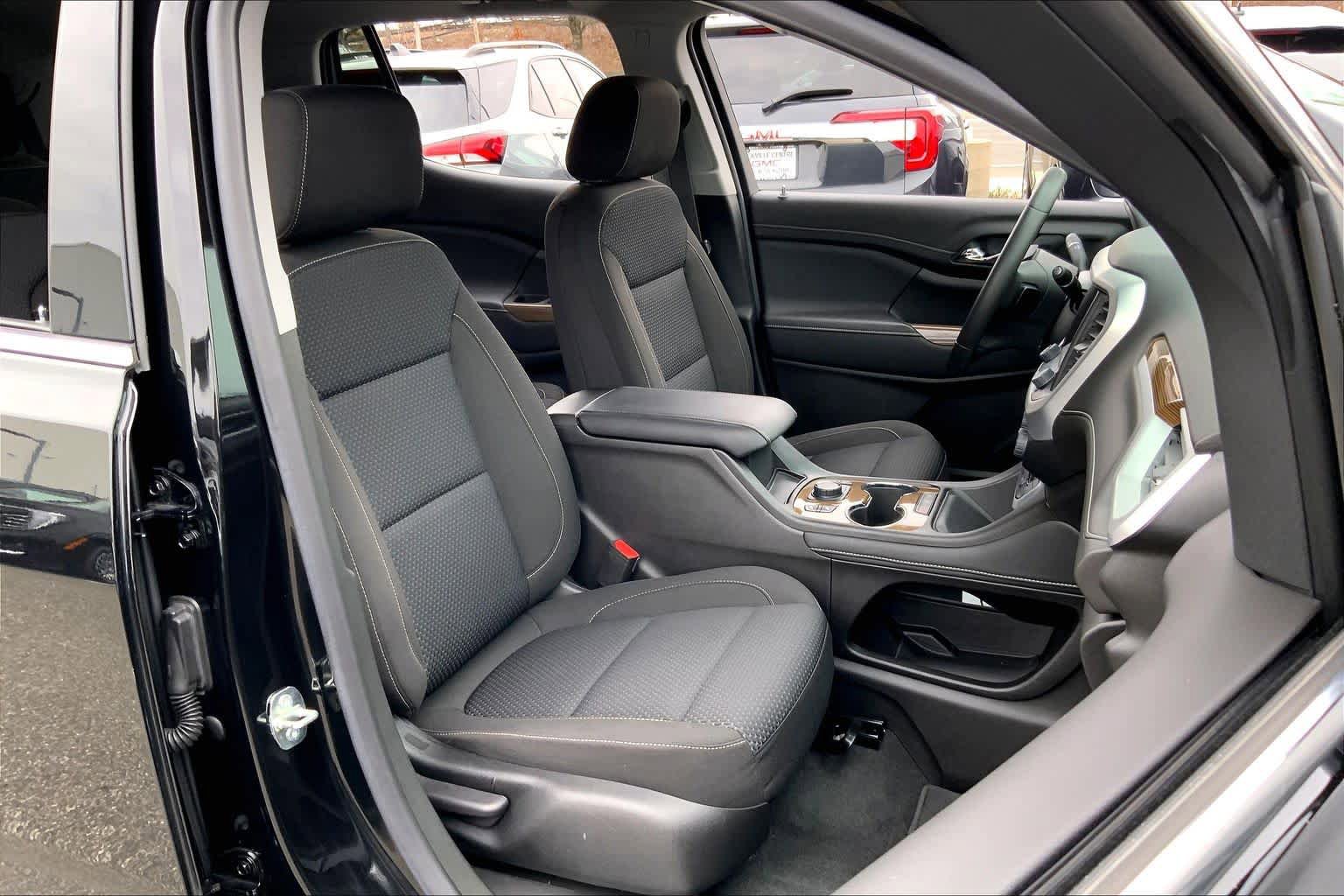 Used 2023 GMC Acadia SLE w/ Driver Convenience Package image 8