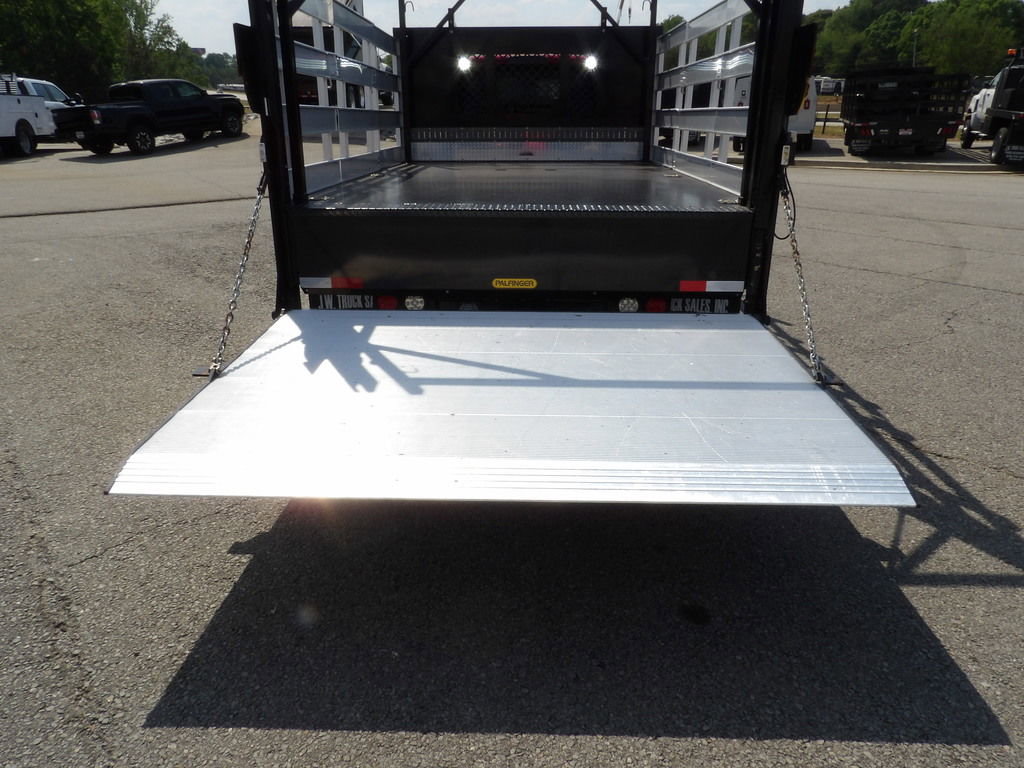 Used 2021 RAM 5500 Tradesman w/ Chrome Appearance Group RWD image 49