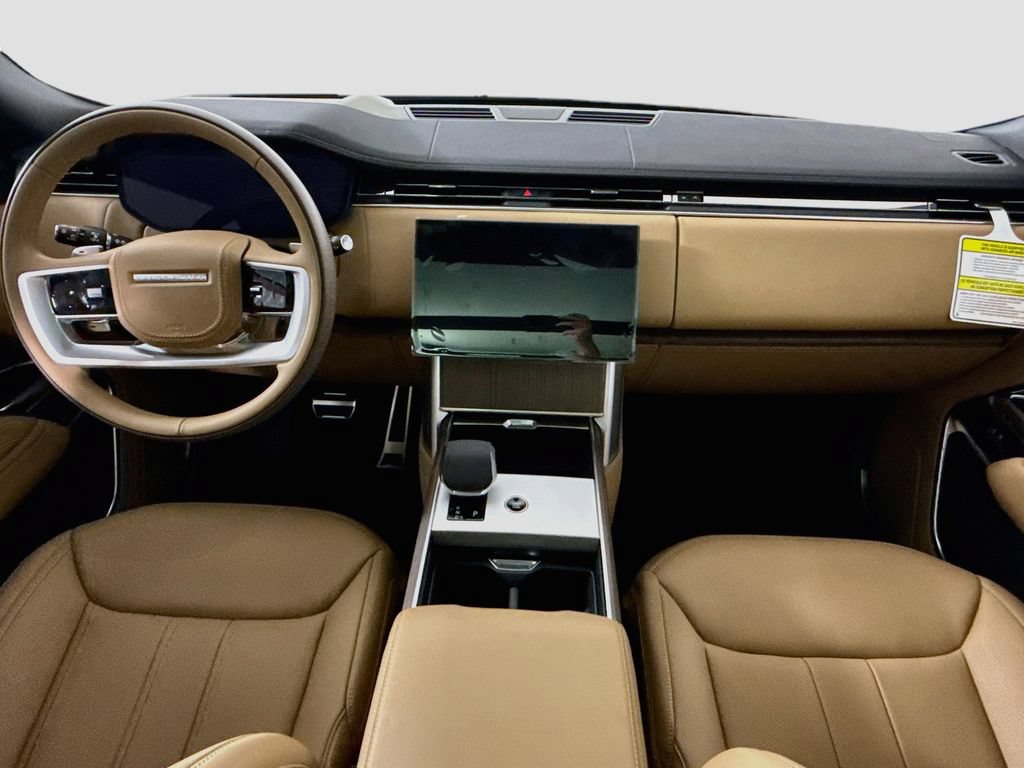 New 2026 Land Rover Range Rover Long Wheelbase SE AWD/4WD image 13