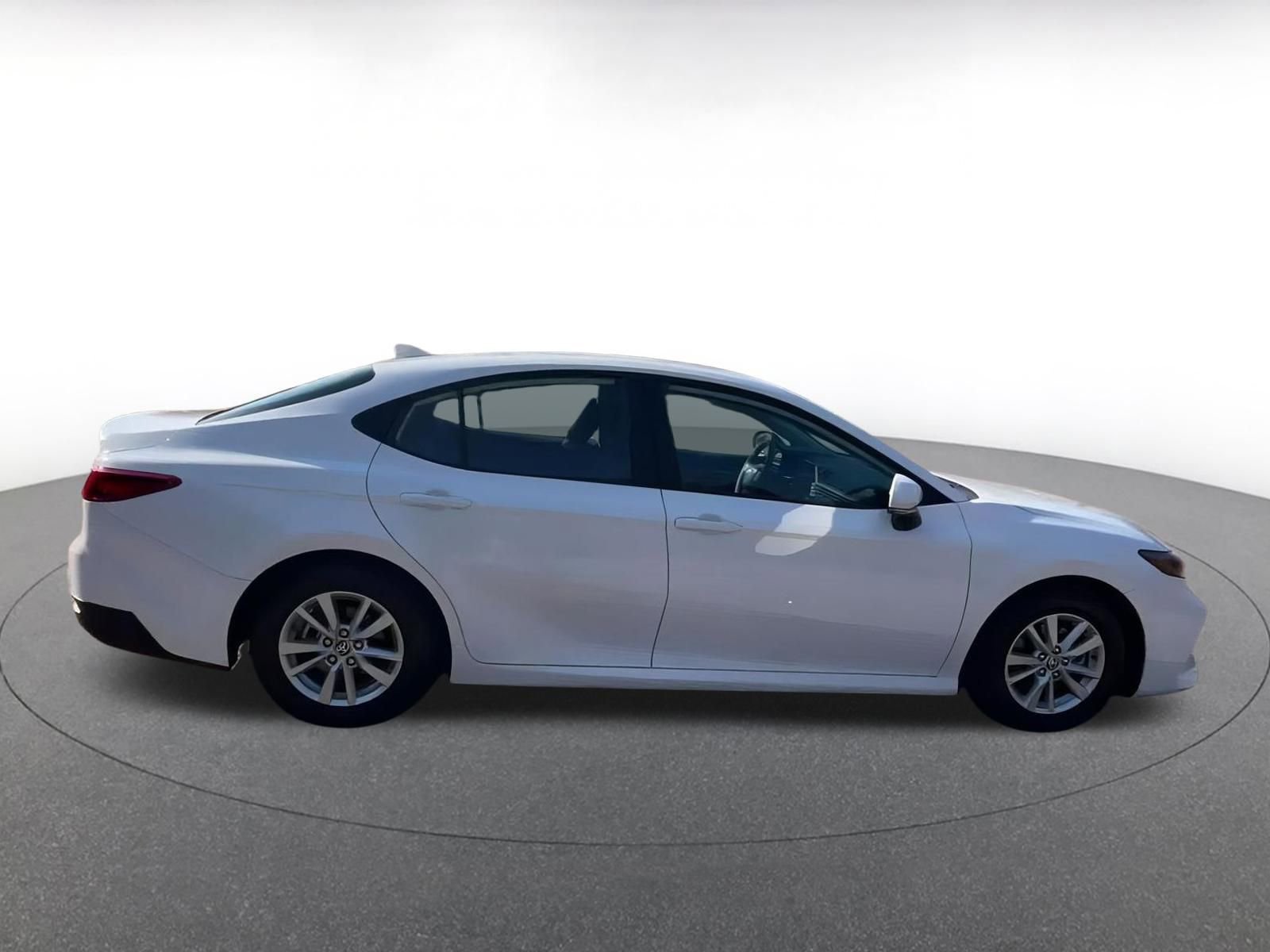 Used 2025 Toyota Camry LE image 16