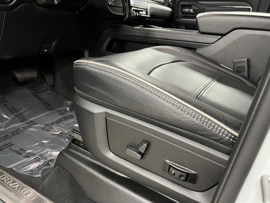 Used 2024 RAM 2500 Limited image 25