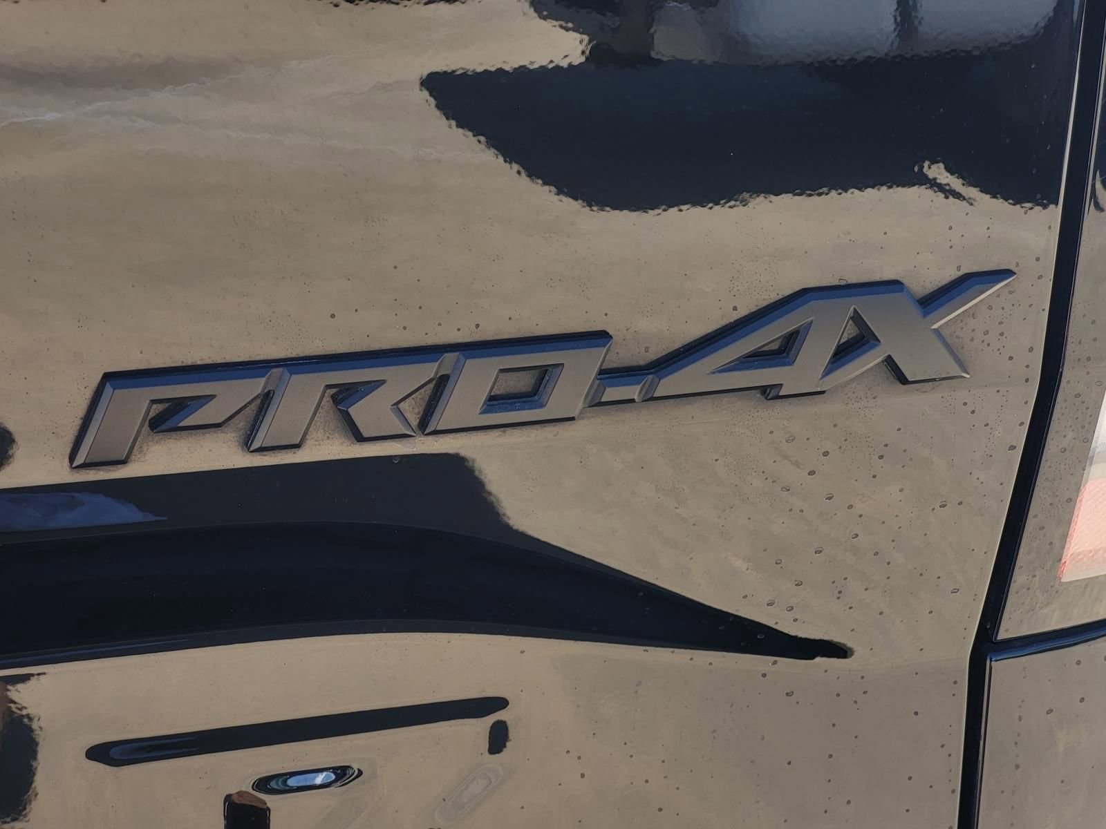 Certified 2024 Nissan Frontier PRO-4X w/ Pro Convenience Package image 13