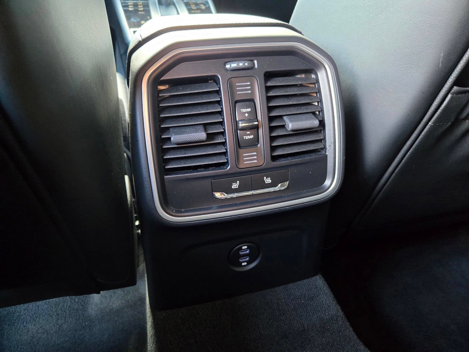 Certified 2025 Porsche Macan w/ Premium Package Plus AWD/4WD image 14