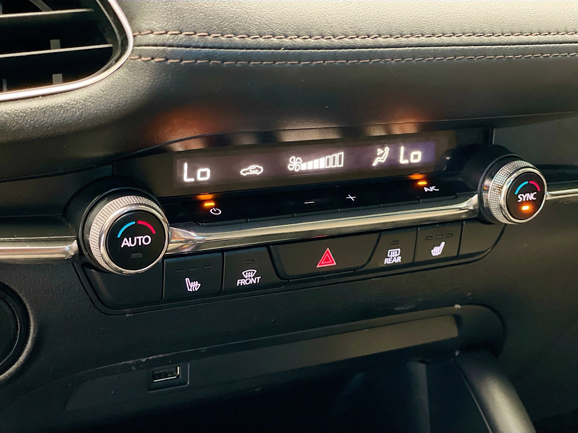 Used 2019 MAZDA MAZDA3 Sedan w/ Preferred Package image 11