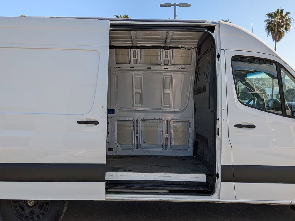 Used 2020 Mercedes-Benz Sprinter 2500 image 9
