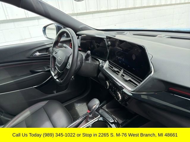 Used 2024 Chevrolet Trax RS w/ Sunroof Package image 37