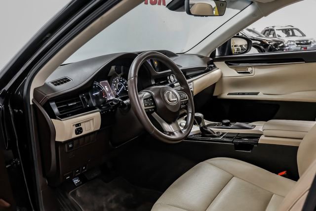 Used 2017 Lexus ES 350 w/ Accessory Package 2 FWD image 3