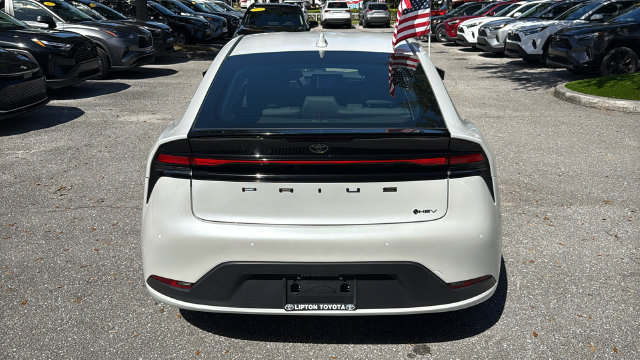 Used 2024 Toyota Prius LE FWD image 6