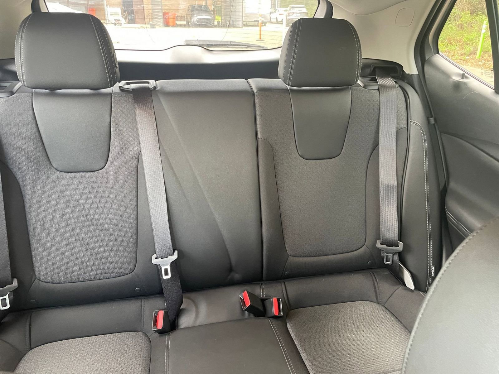 Used 2025 Buick Encore GX Preferred image 36